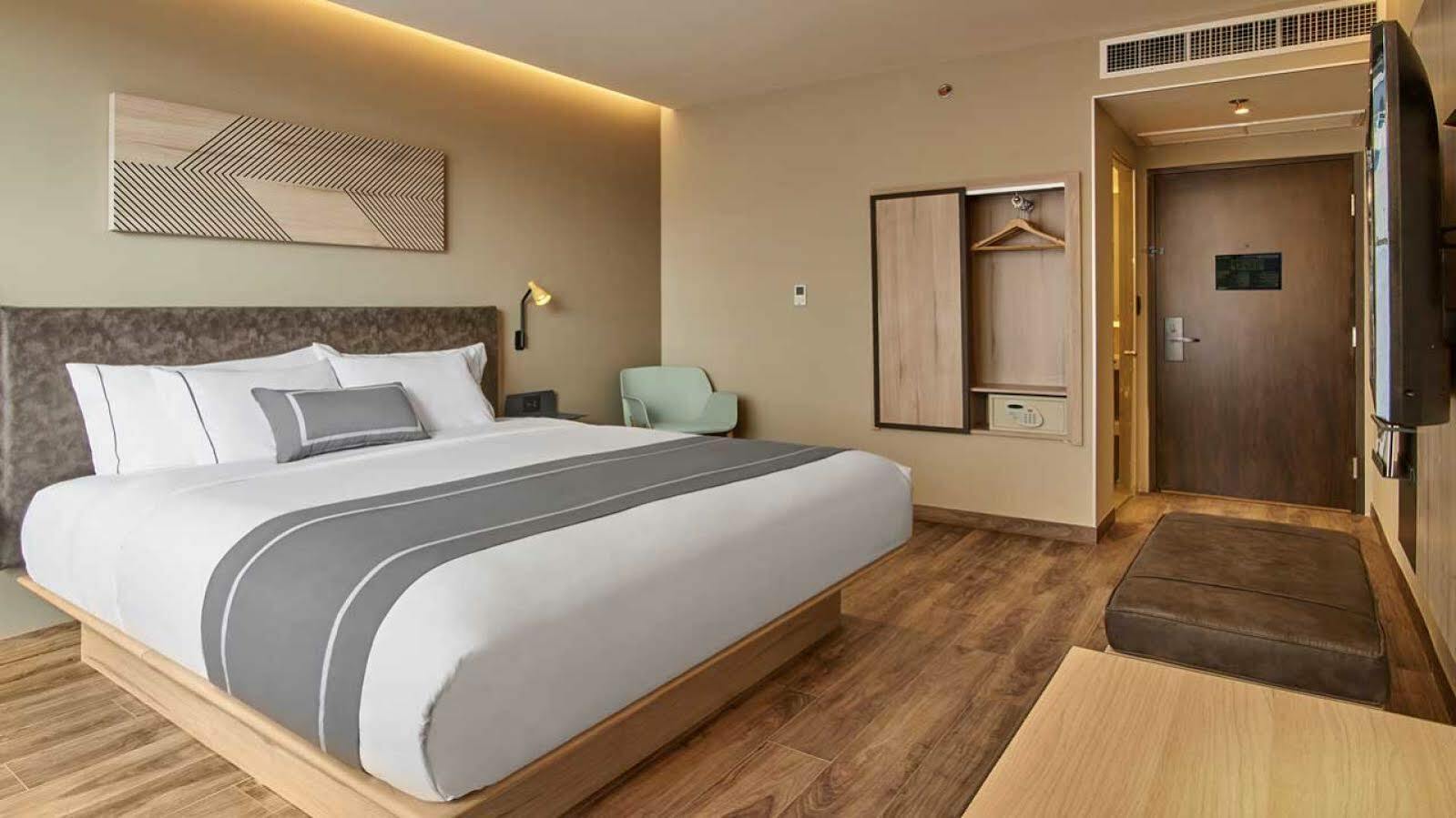 City Express Plus By Marriott Cancun Aeropuerto Riviera Eksteriør billede